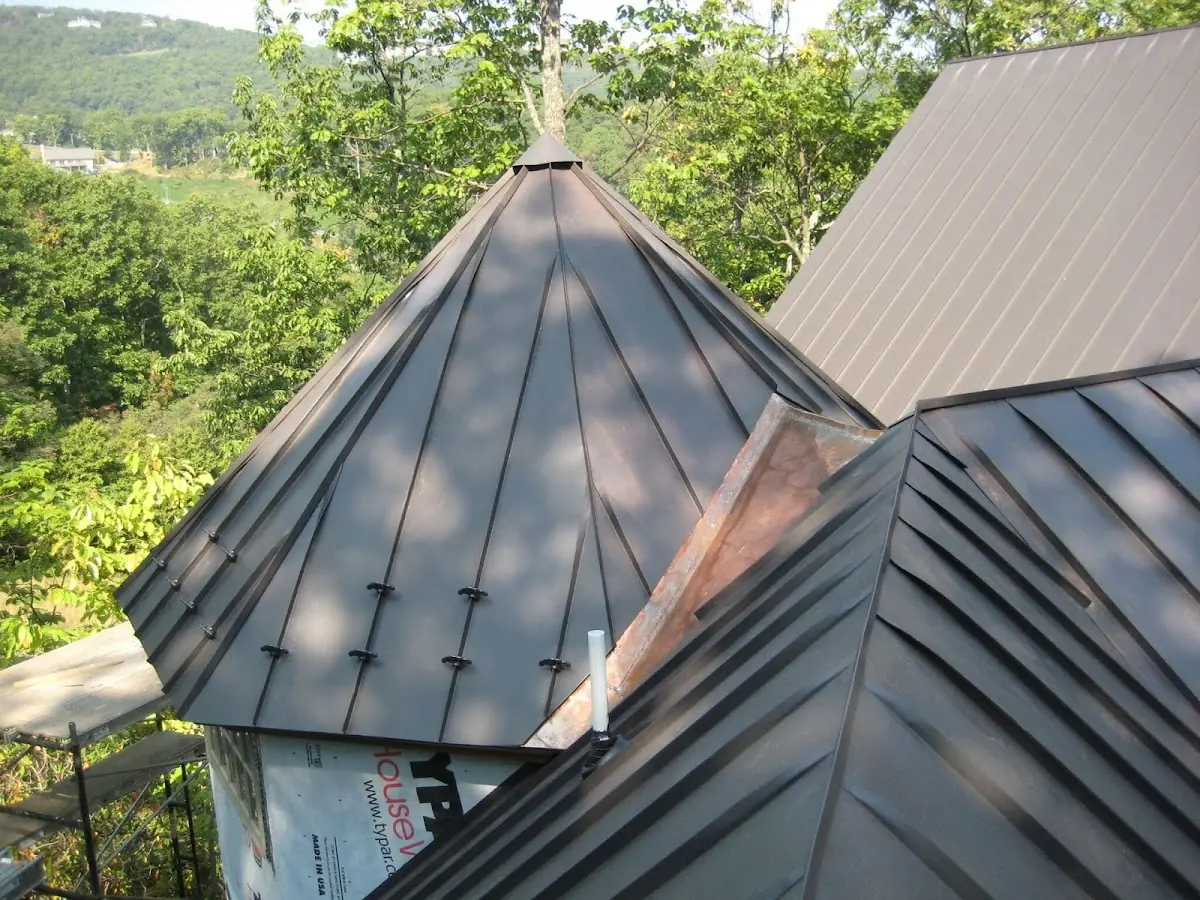Professional Roof Tarp Installation by Craftsman Roofing in Pleasant Shadows